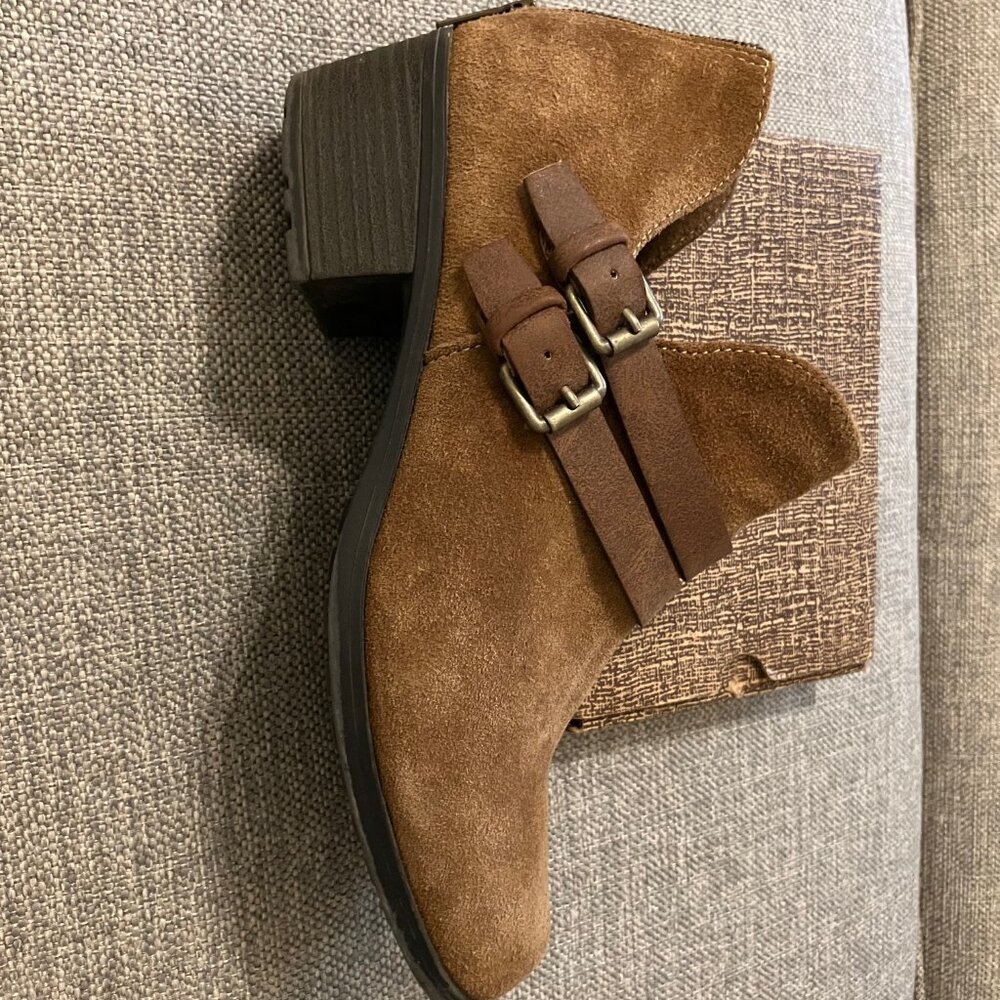 Earth Origins Destiny Suede Heeled Brown Ankle Boot Women's Size 8.5W - Picture 2 of 16